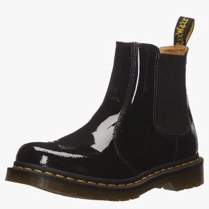 Dr Martens 2976 patent leather chelsea boots